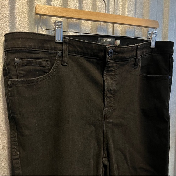 Torrid Sky High Skinny Premium Stretch High-Rise black Jeans 18 short petite - Picture 9 of 15